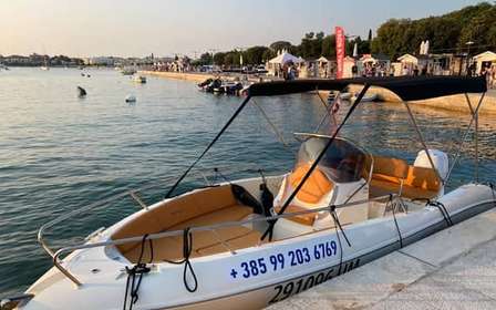 Umag: Private tour with speedboat, 2 hours of pure enjoyment