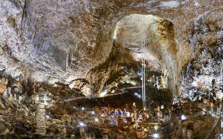 Sgonico (Trieste): Grotta Gigante Guided Tour & Museum Entry