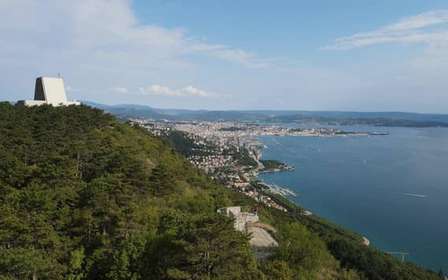 Trieste: Plateau Walking Tour with Drone Footage