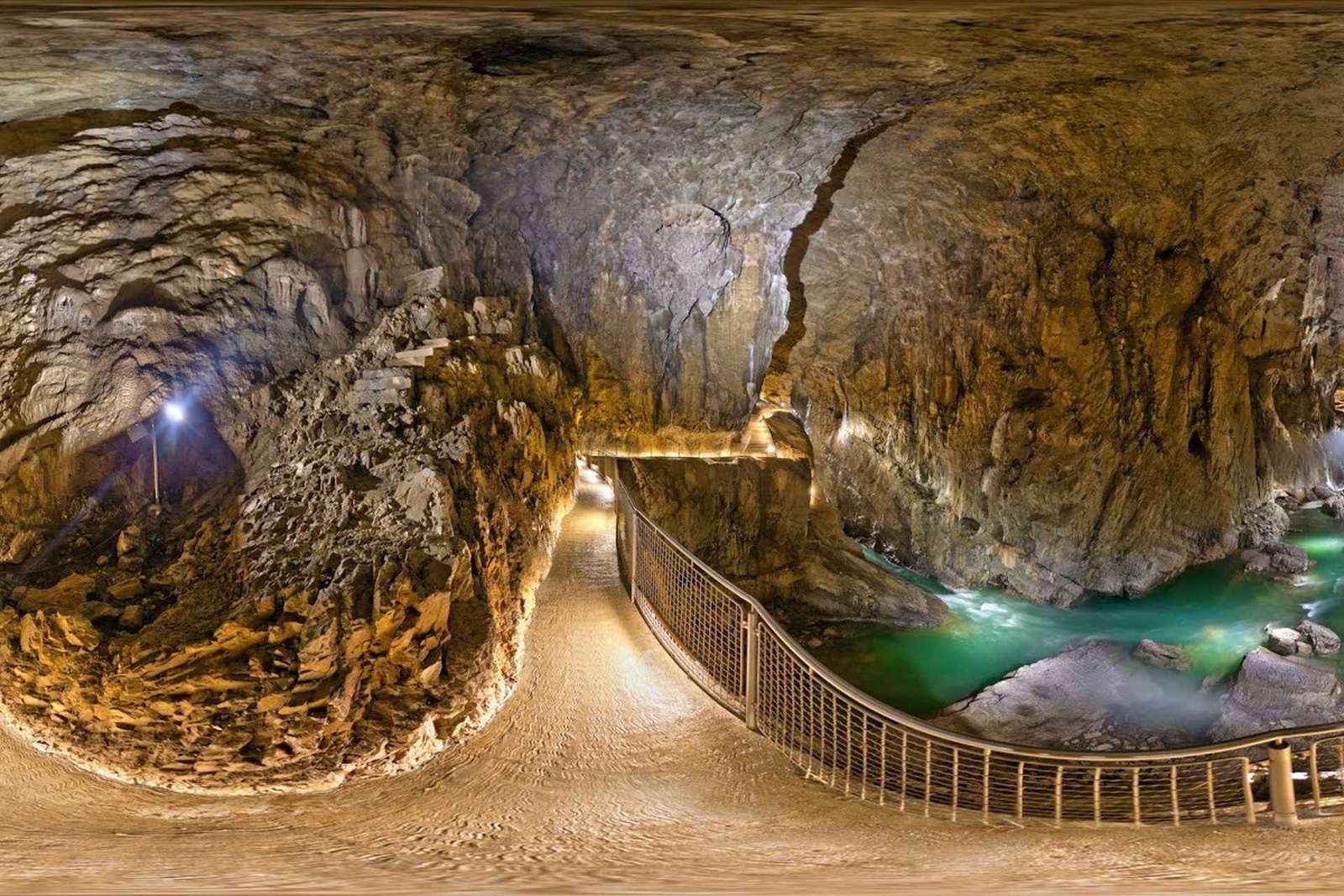 Coudelaria Lipica e Cavernas Škocjan de Trieste