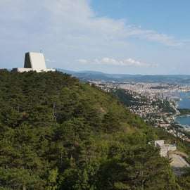 Trieste: Plateau Walking Tour with Drone Footage
