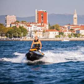 Izola : location de jet-skis avec différentes options de vitesse