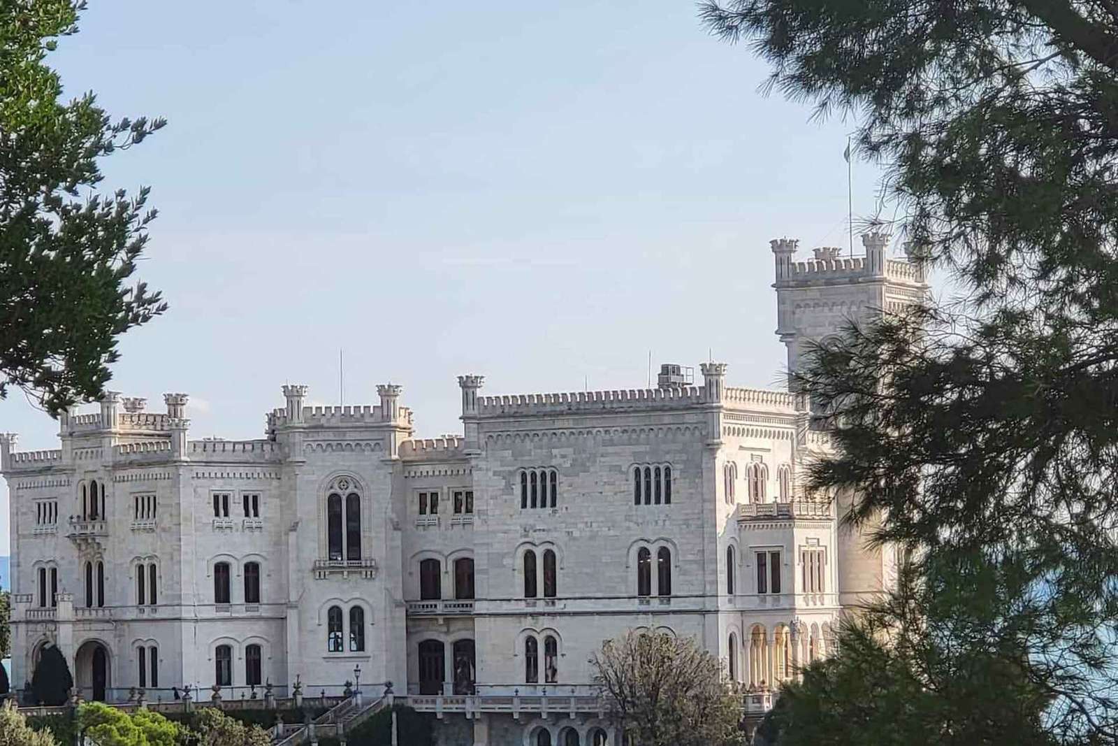 Miramare : Le château le plus romantique, le plus beau et le plus triste.